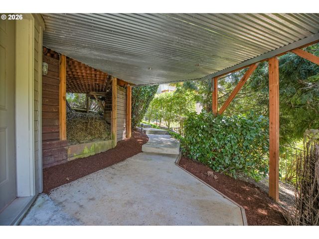 1696 Se 26TH Dr, Gresham, OR 97080