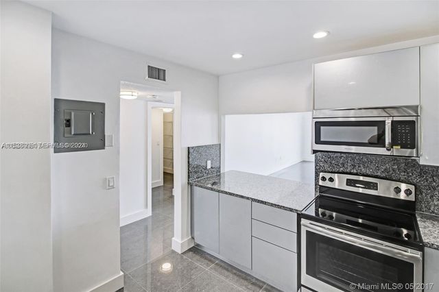2801 NE 183rd Street 2208W, Aventura, FL 33160