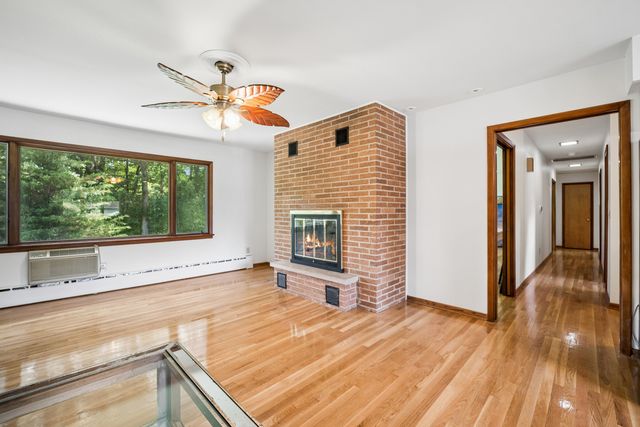 1225 Oakdale Drive, Elgin, IL 60123