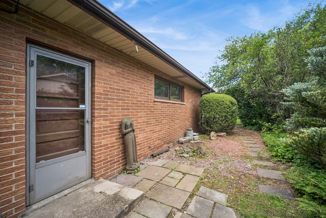 1225 Oakdale Drive, Elgin, IL 60123