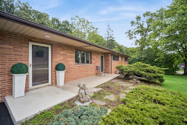 1225 Oakdale Drive, Elgin, IL 60123