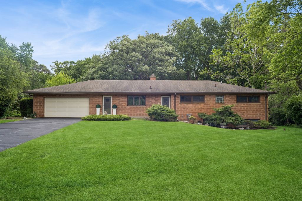 1225 Oakdale Drive, Elgin, IL 60123