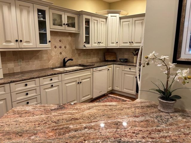 104 High Pine Circle 104, Wilbraham, MA 01095