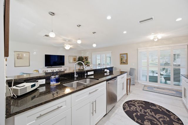 9461 SE Little Club Way N, Jupiter, FL 33469