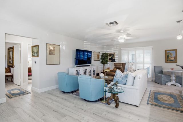 9461 SE Little Club Way N, Jupiter, FL 33469