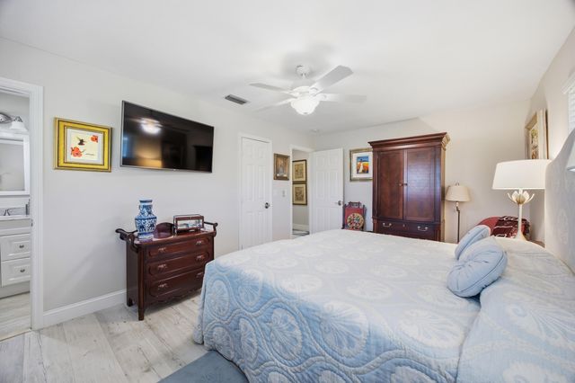 9461 SE Little Club Way N, Jupiter, FL 33469