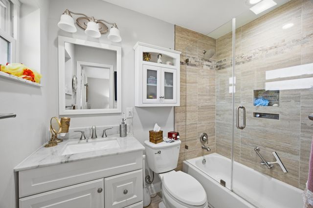 9461 SE Little Club Way N, Jupiter, FL 33469