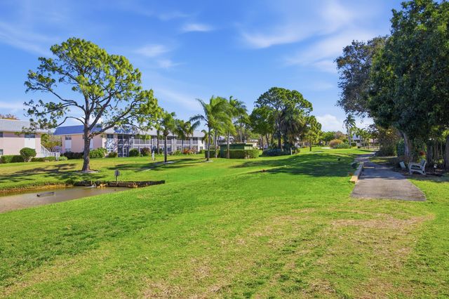 9461 SE Little Club Way N, Jupiter, FL 33469