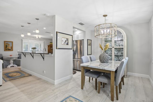 9461 SE Little Club Way N, Jupiter, FL 33469