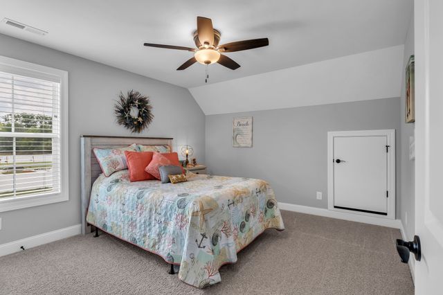 8014 Traditions Ln, Columbia, TN 38401