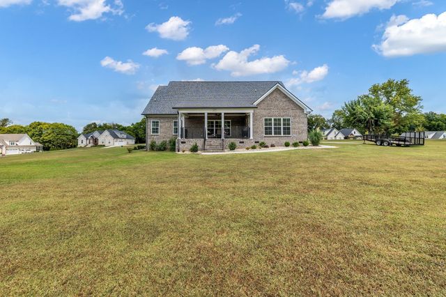 8014 Traditions Ln, Columbia, TN 38401