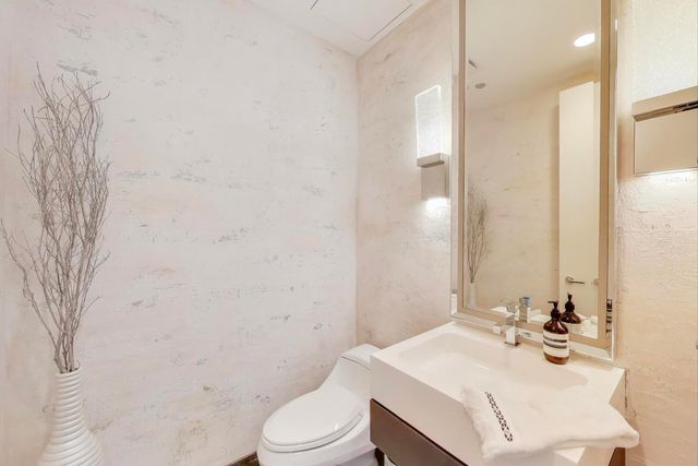 401 N Wabash Avenue 68A, Chicago, IL 60611