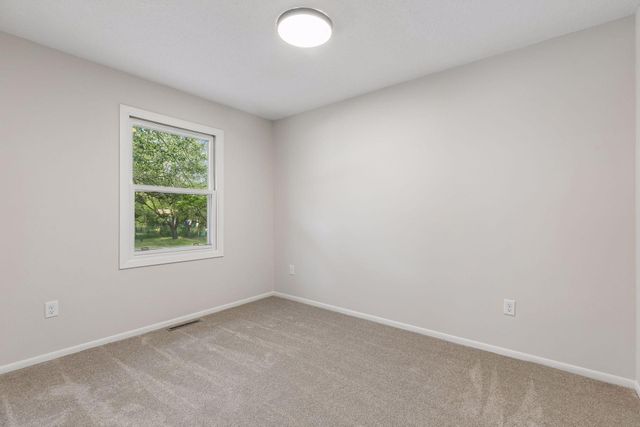 310 18th Avenue SE, Cambridge, MN 55008