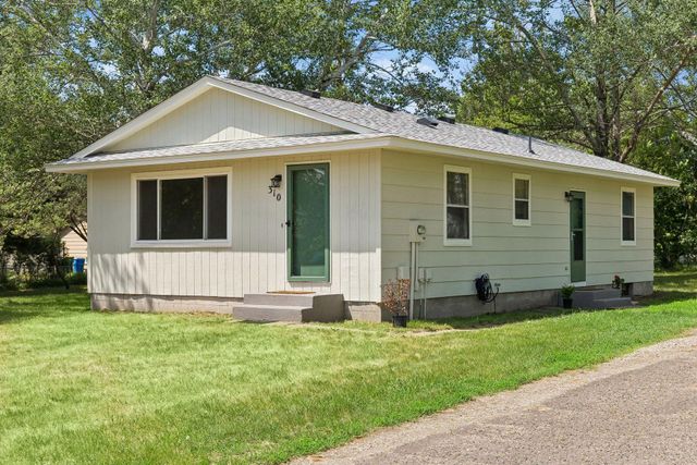 310 18th Avenue SE, Cambridge, MN 55008