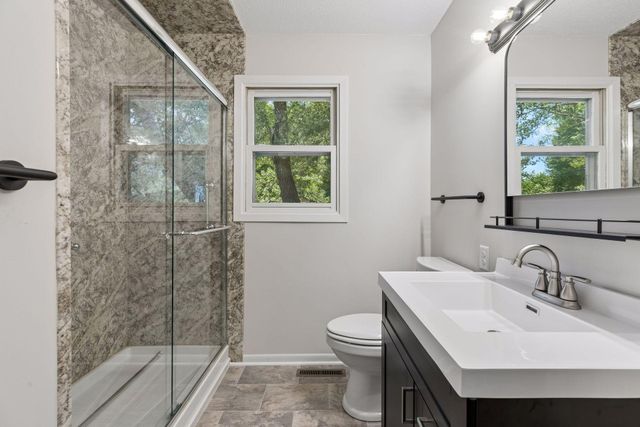 310 18th Avenue SE, Cambridge, MN 55008