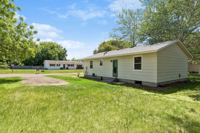 310 18th Avenue SE, Cambridge, MN 55008