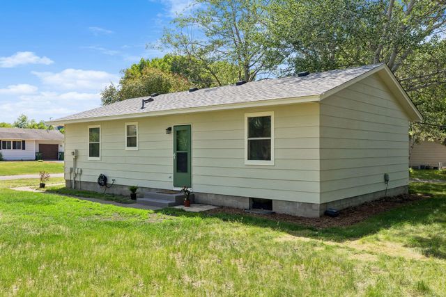 310 18th Avenue SE, Cambridge, MN 55008