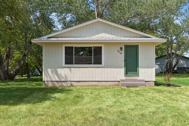 310 18th Avenue SE, Cambridge, MN 55008