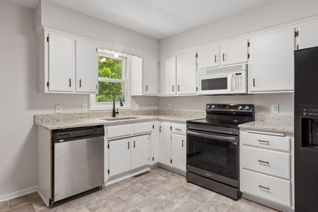 310 18th Avenue SE, Cambridge, MN 55008