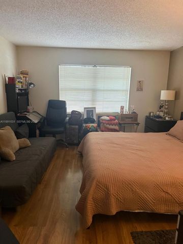 2 Briarwood Cir 212, Hollywood, FL 33024