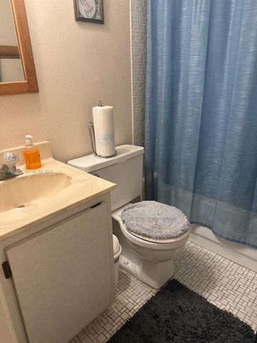 2 Briarwood Cir 212, Hollywood, FL 33024