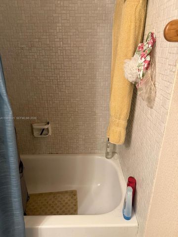 2 Briarwood Cir 212, Hollywood, FL 33024