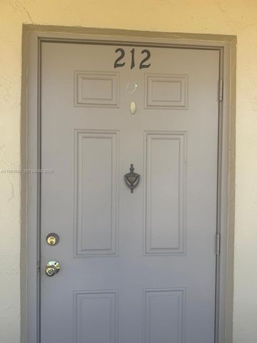 2 Briarwood Cir 212, Hollywood, FL 33024