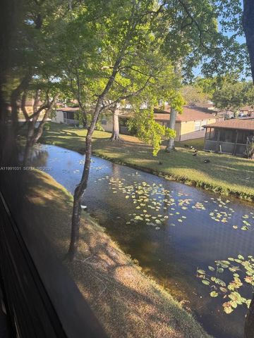 2 Briarwood Cir 212, Hollywood, FL 33024