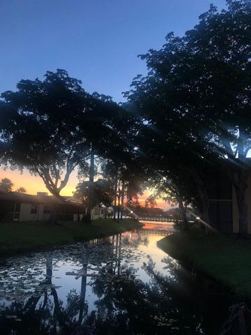 2 Briarwood Cir 212, Hollywood, FL 33024