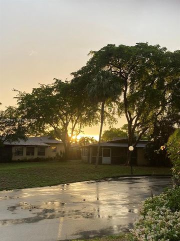 2 Briarwood Cir 212, Hollywood, FL 33024