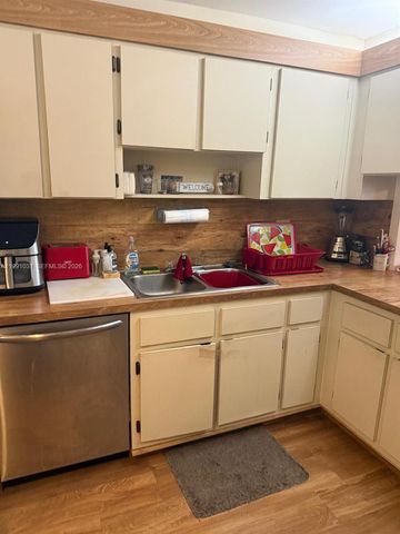 2 Briarwood Cir 212, Hollywood, FL 33024