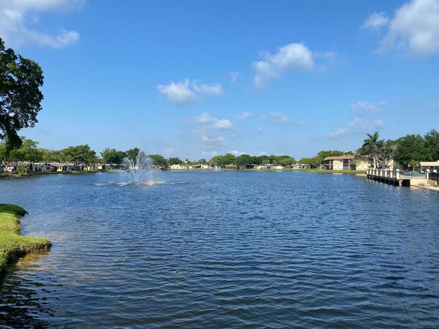 2 Briarwood Cir 212, Hollywood, FL 33024