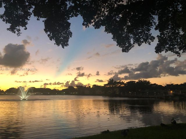 2 Briarwood Cir 212, Hollywood, FL 33024