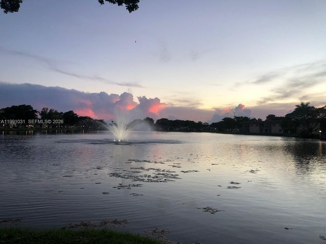 2 Briarwood Cir 212, Hollywood, FL 33024