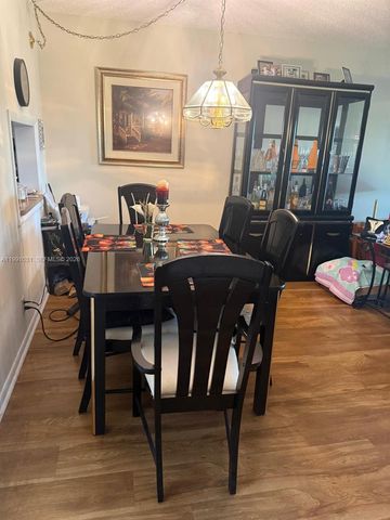 2 Briarwood Cir 212, Hollywood, FL 33024