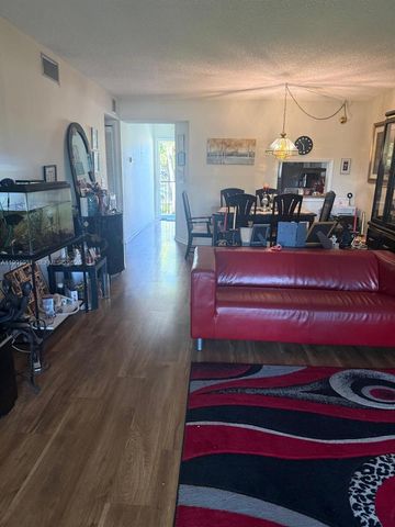 2 Briarwood Cir 212, Hollywood, FL 33024