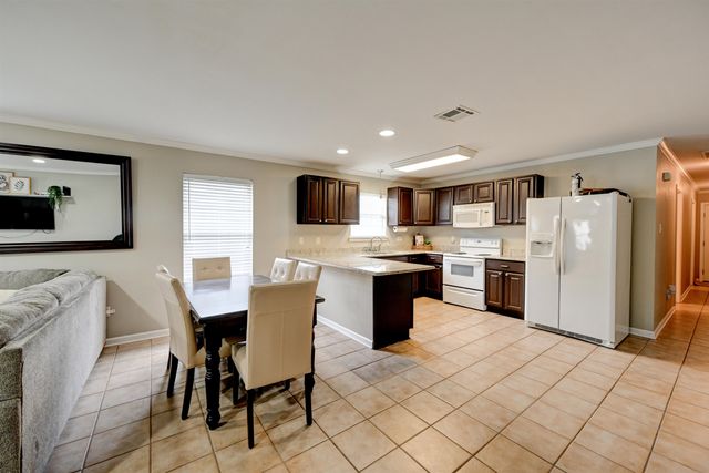 208 Jolie Oaks Blvd, Thibodaux, LA 70301