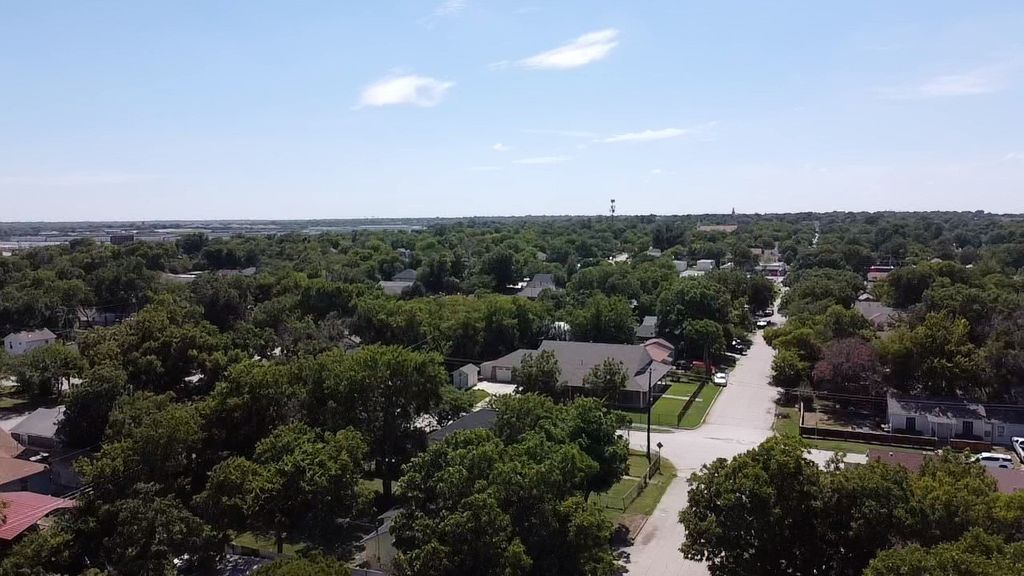 320 W Gambrell Street, Fort Worth, TX 76115