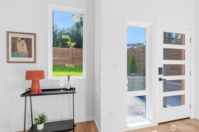 10702 Linden Avenue N, Seattle, WA 98133