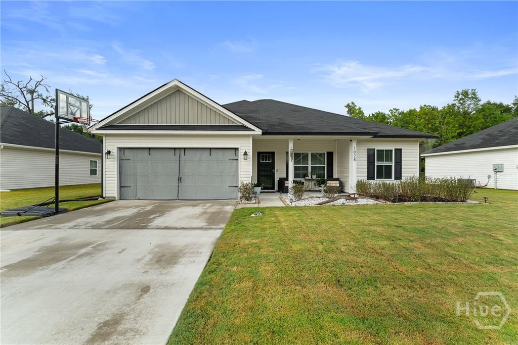 1028 Meloney Drive, Hinesville, GA 31313