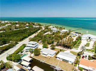 7815 Bocilla LN, Bokeelia, FL 33922