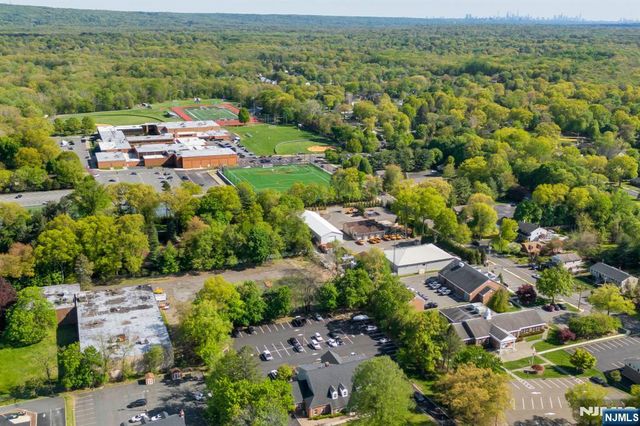 215 Old Tappan Road 1B, Westwood, NJ 07675