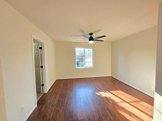 3057 Courtside Dr, Diamond Springs, CA 95619