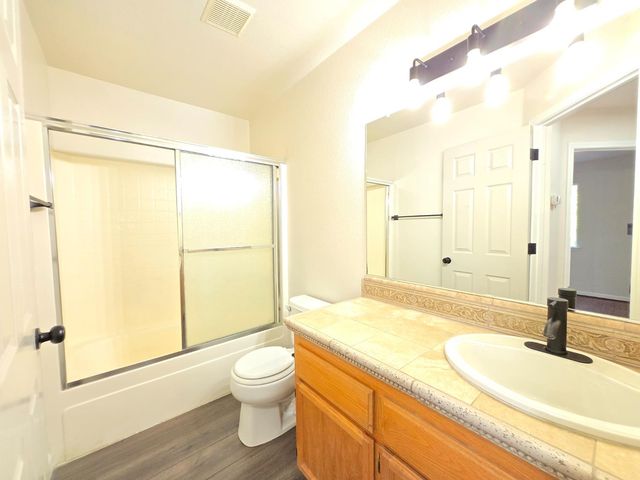 3057 Courtside Dr, Diamond Springs, CA 95619