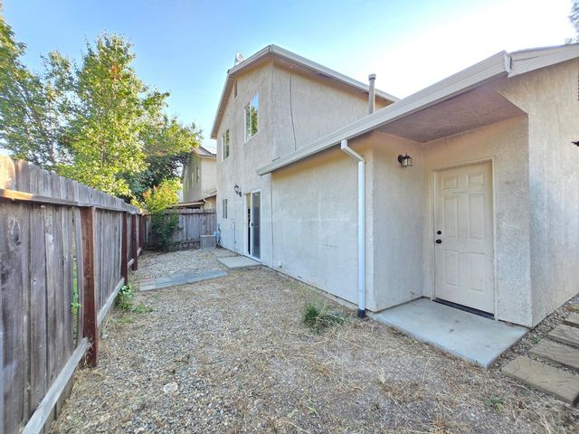 3057 Courtside Dr, Diamond Springs, CA 95619