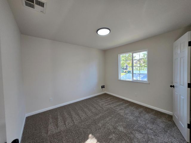 3057 Courtside Dr, Diamond Springs, CA 95619