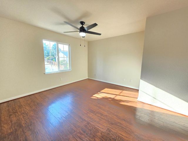 3057 Courtside Dr, Diamond Springs, CA 95619