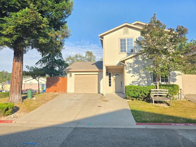 3057 Courtside Dr, Diamond Springs, CA 95619