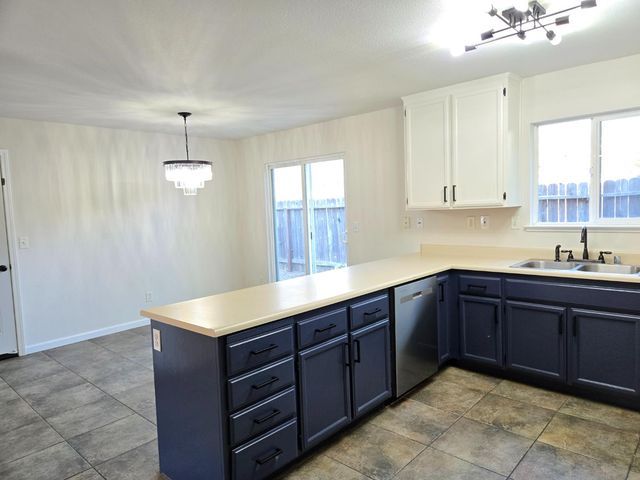 3057 Courtside Dr, Diamond Springs, CA 95619