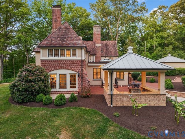 8535 Riverside Dr, Richmond, VA 23235